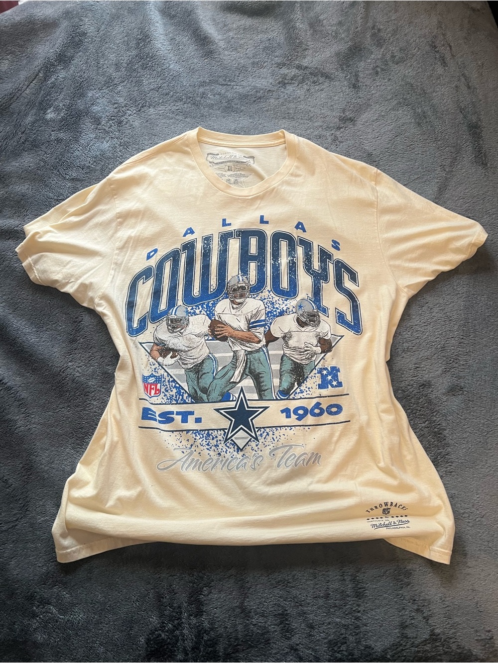 Nostalgia Cream Dallas Cowboys Graphic Tee with Blue and Green Accents